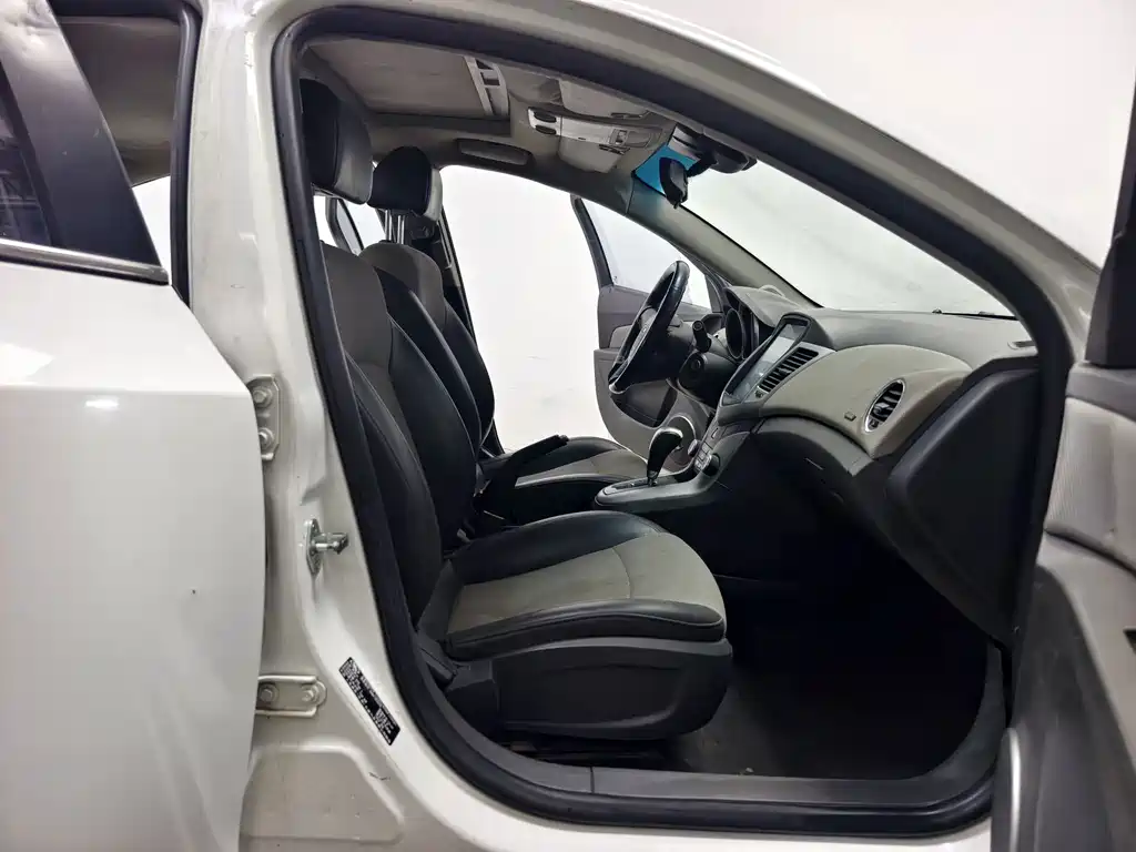 Chevrolet Cruze — миниатюра 14