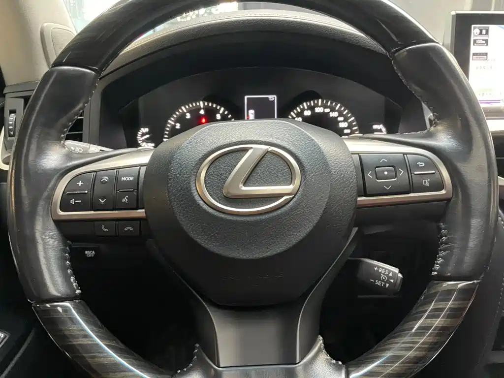 Lexus LX — миниатюра 15