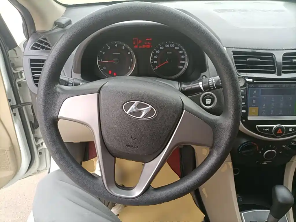 Hyundai Verna — миниатюра 11