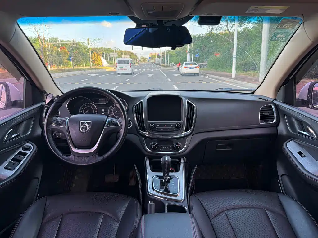 Baojun 560 2016 1.8L iAMT Luxury