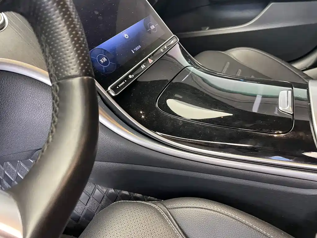 Mercedes-Benz C-Class — миниатюра 12