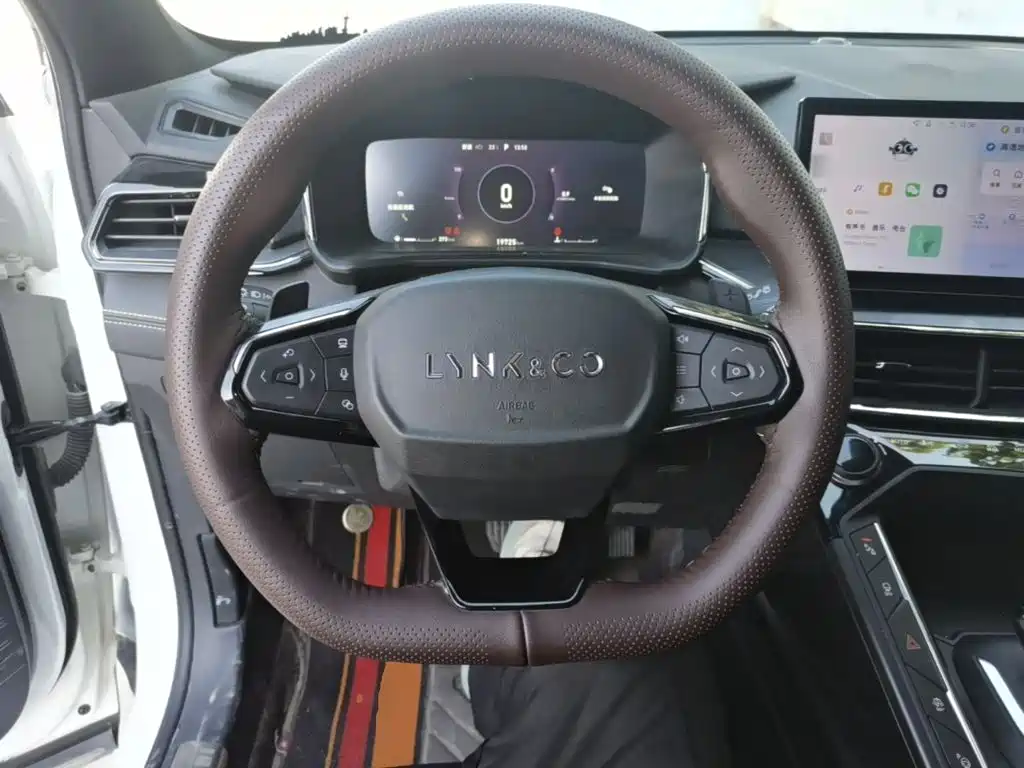 Lynk & Co 06 — миниатюра 11