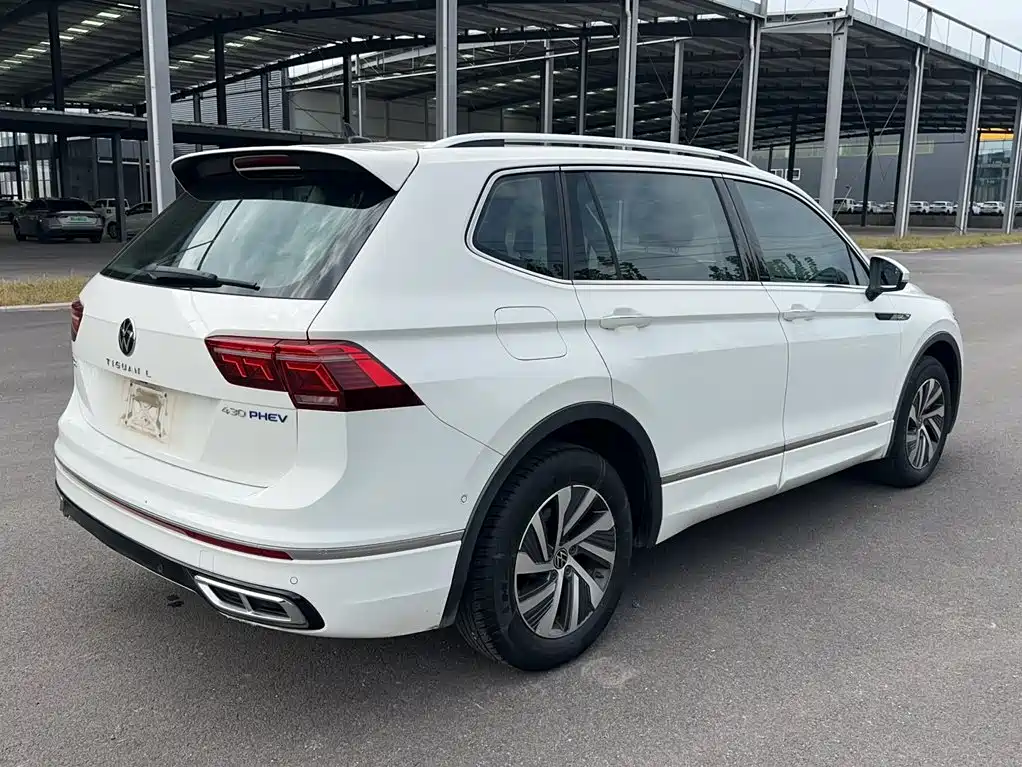 Volkswagen Tiguan L PHEV — миниатюра 13