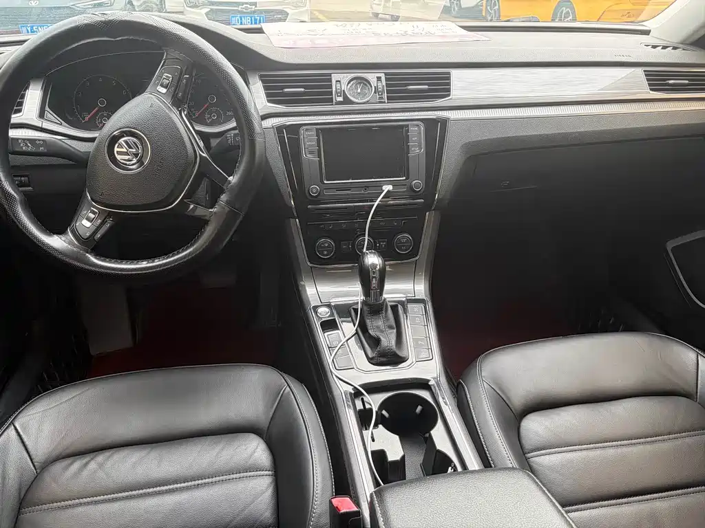 Volkswagen Passat — миниатюра 8