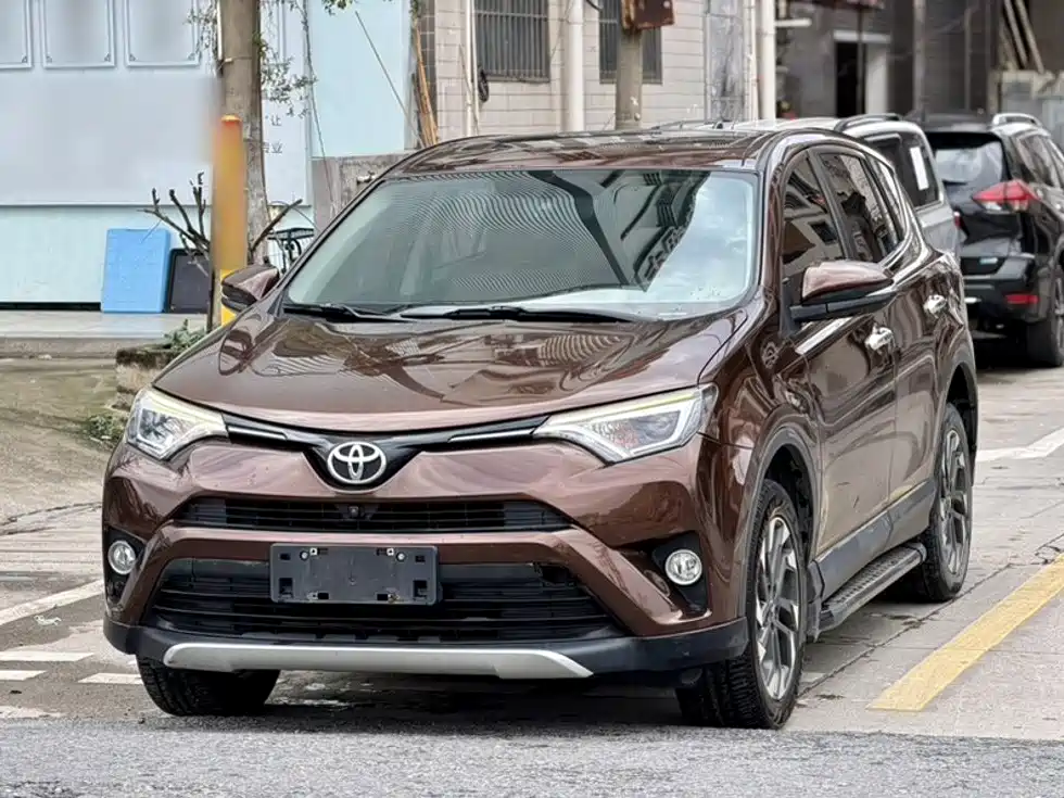 Toyota RAV4 — миниатюра 3