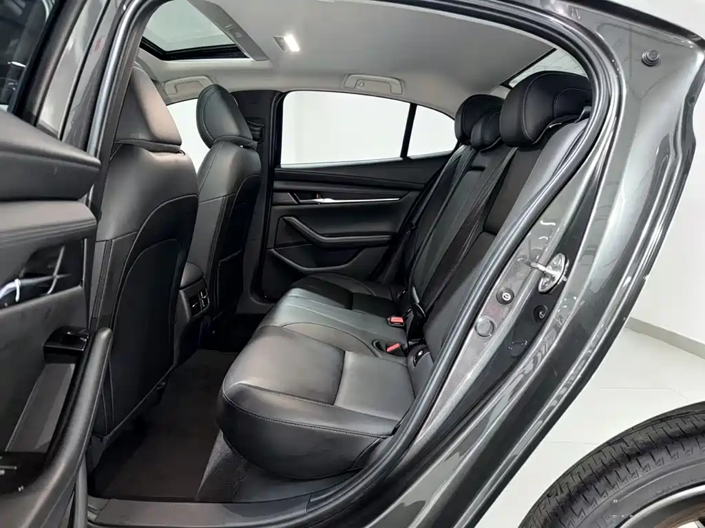 Mazda 3 Axela — миниатюра 11