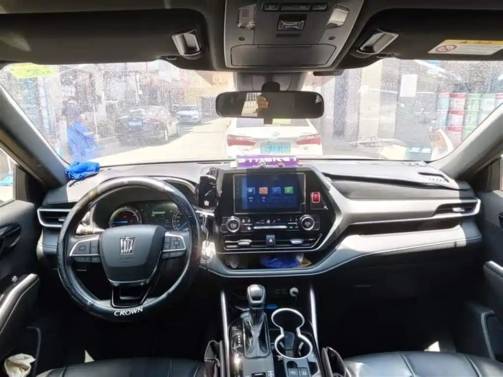Toyota Crown Kluger — миниатюра 7