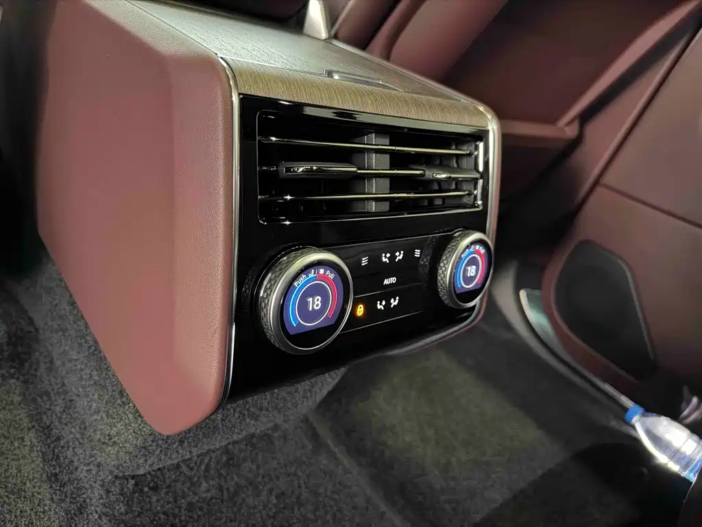 Land Rover Range Rover — миниатюра 18