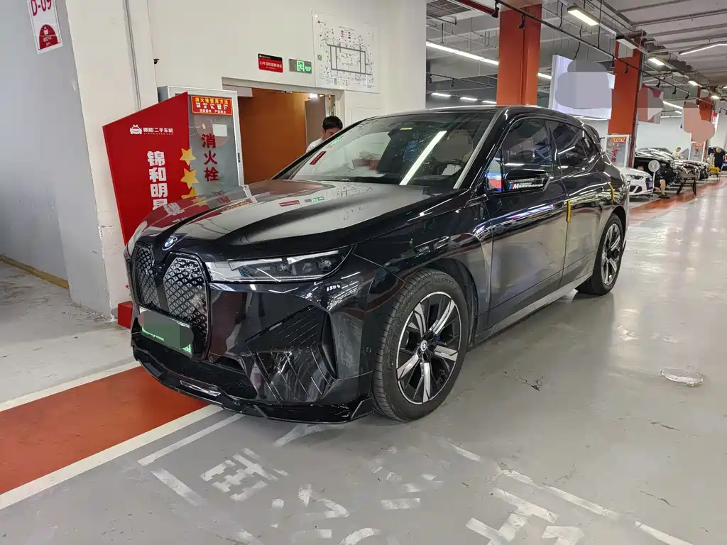 BMW iX