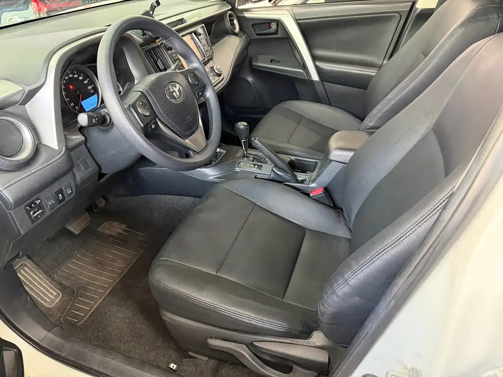 Toyota RAV4 — миниатюра 10