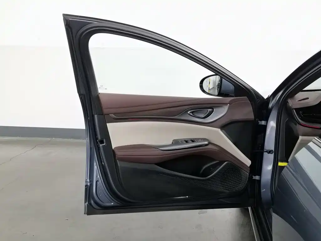 BYD Seal — миниатюра 8