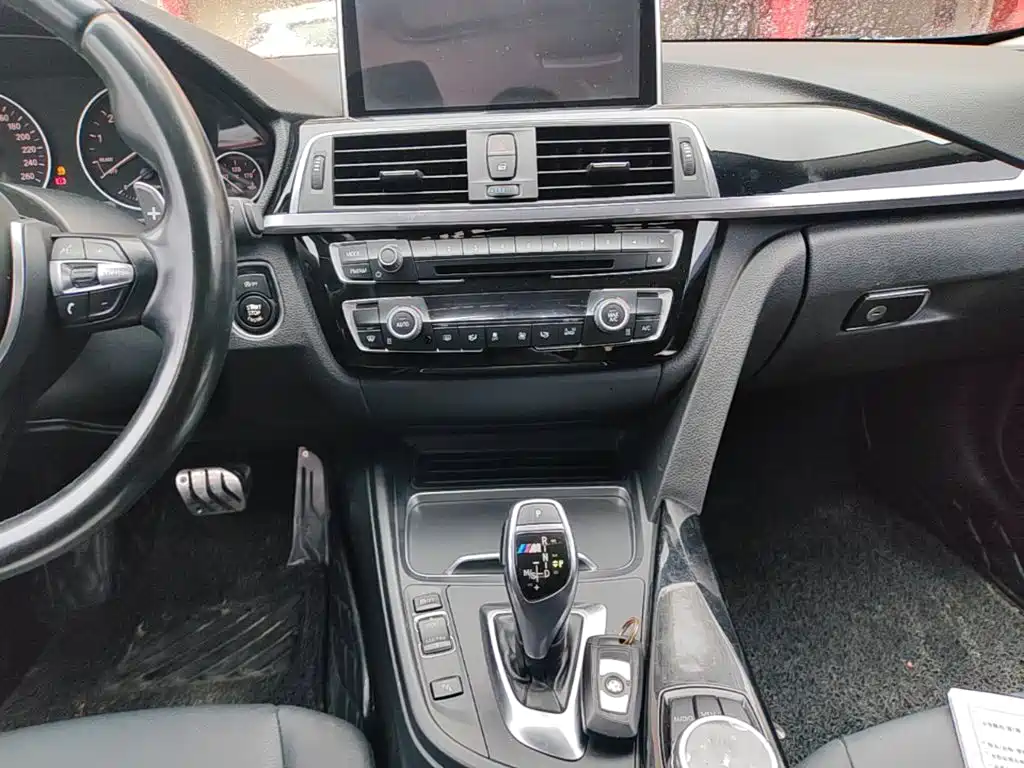 BMW 3 Series — миниатюра 13