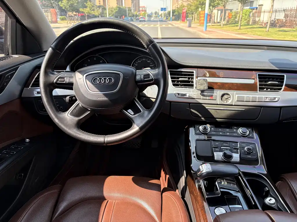 Audi A8 — миниатюра 11