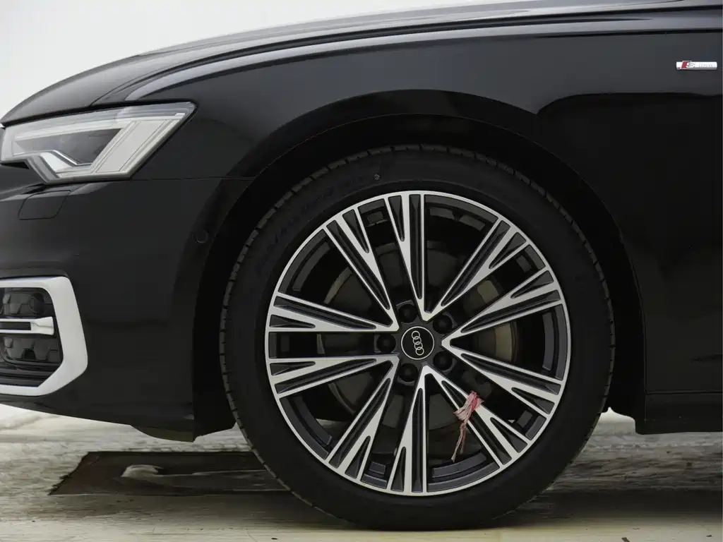 Audi A6L — миниатюра 12
