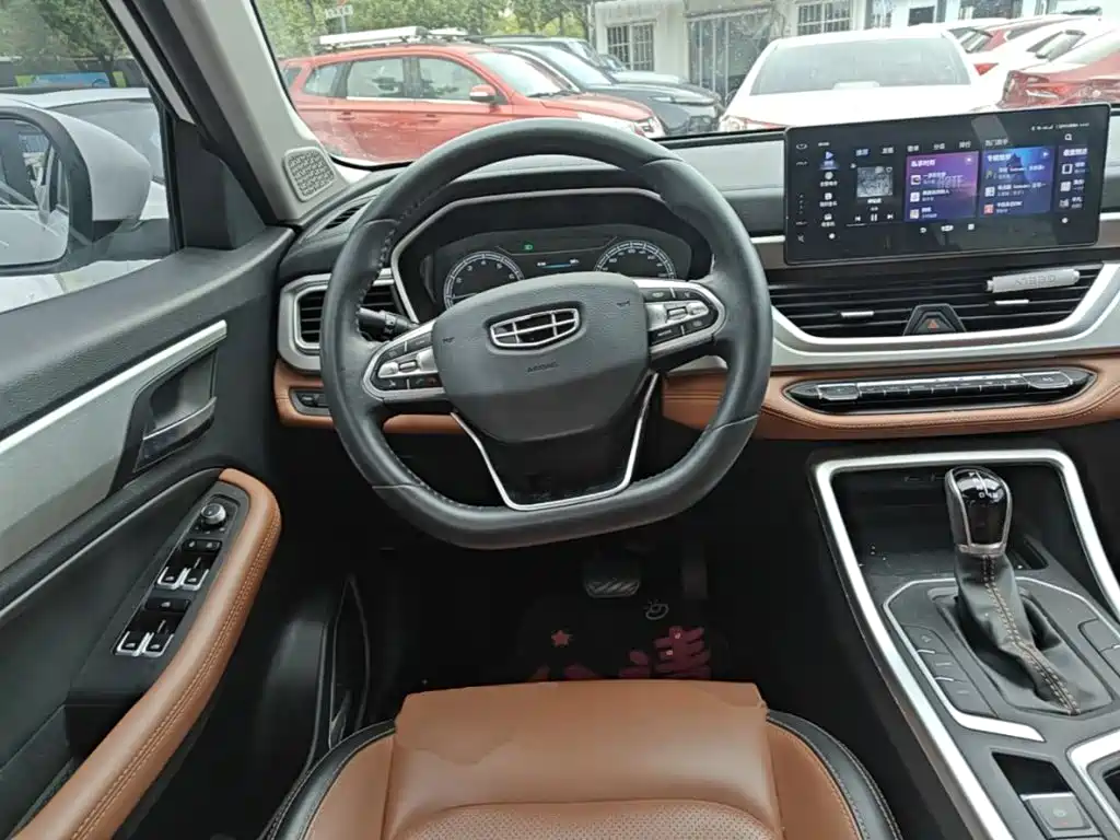 Geely Vision X6 — миниатюра 11