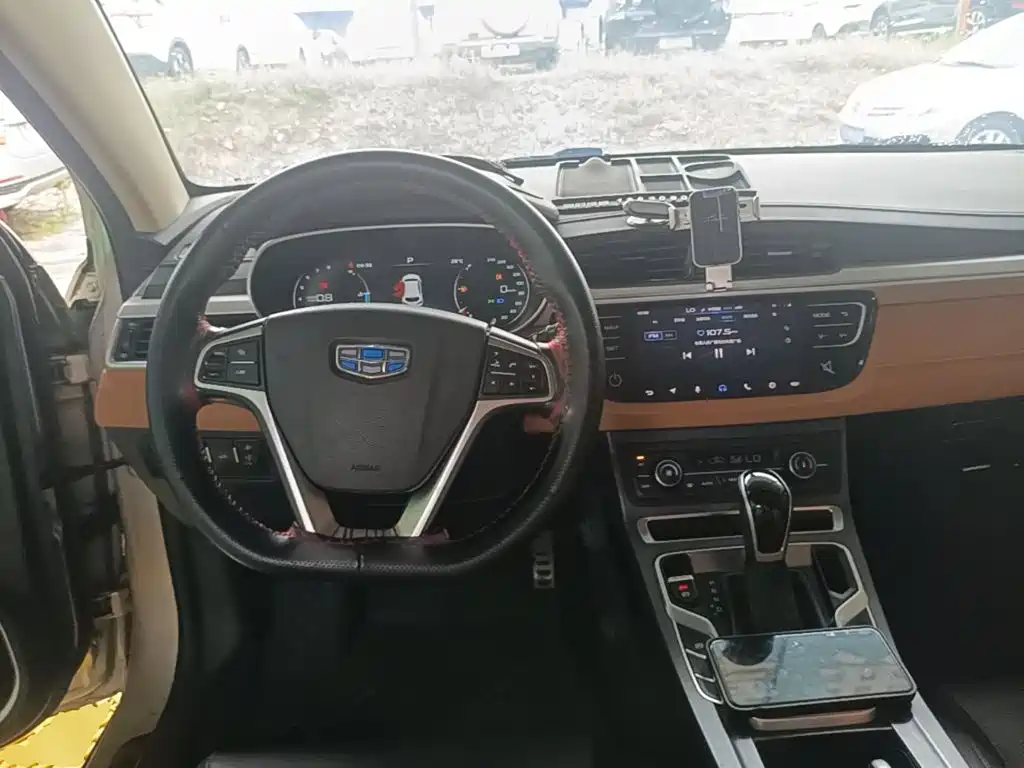 Geely Vision S1 — миниатюра 10