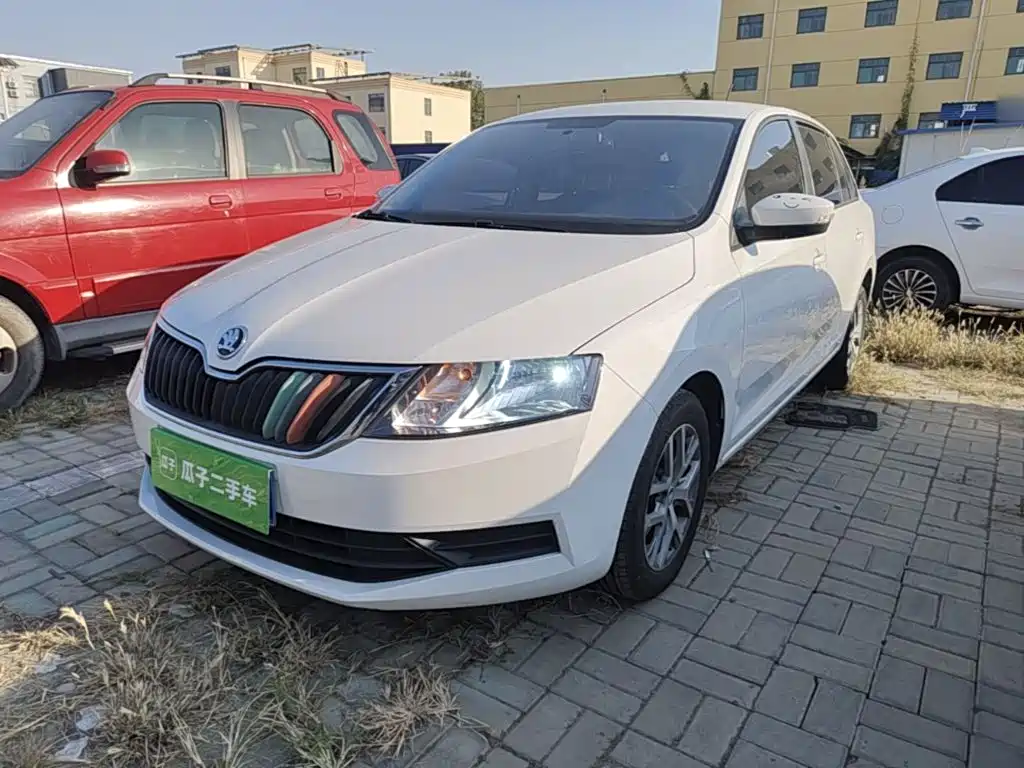 Skoda Rapid Spaceback — миниатюра 2