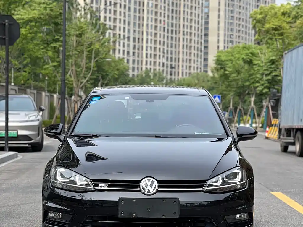Volkswagen Golf — миниатюра 2