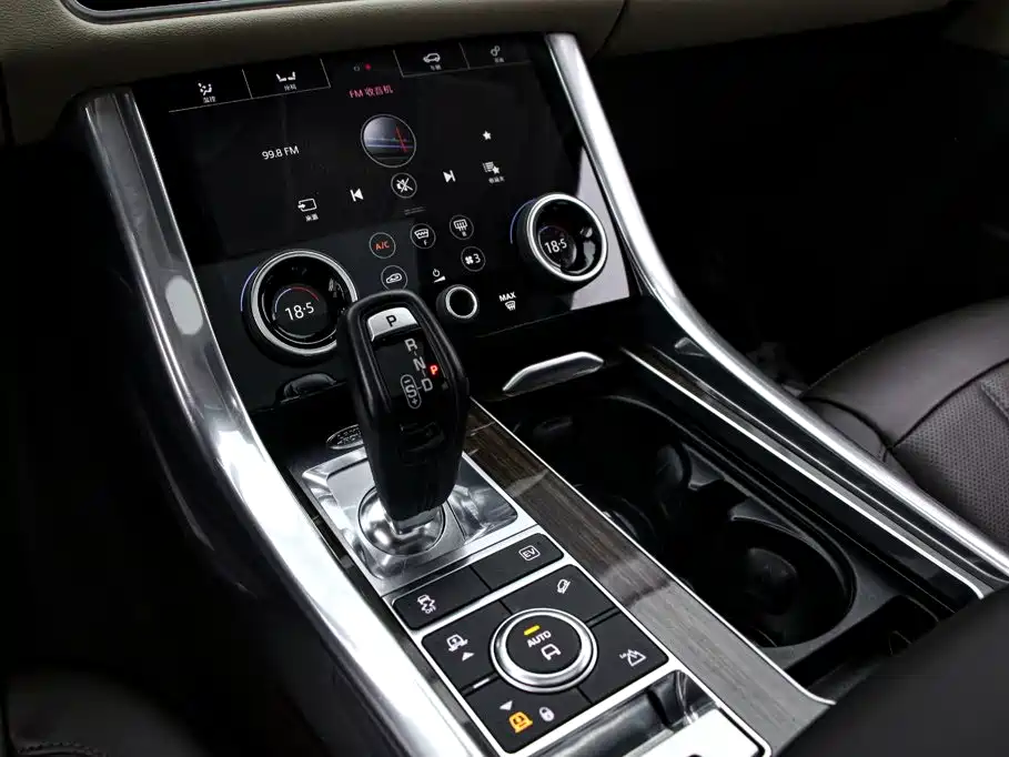 Land Rover Sport PHEV — миниатюра 10
