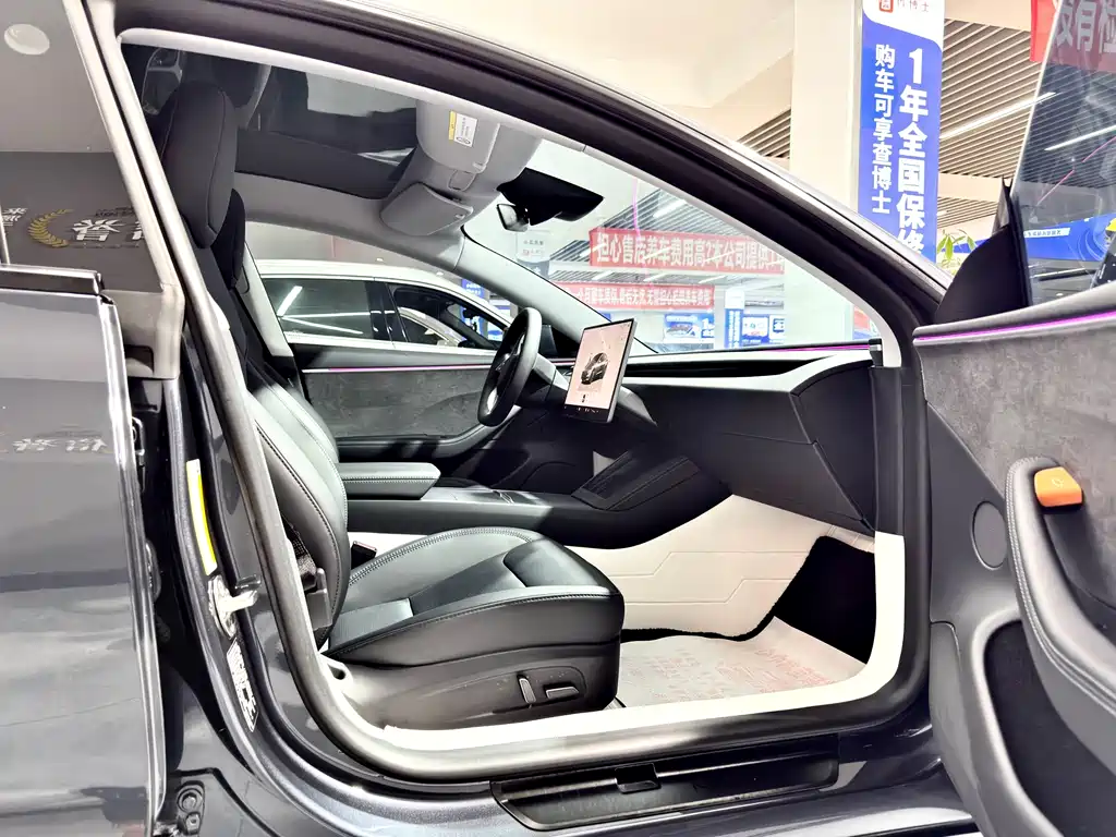 Tesla Model 3 — миниатюра 13