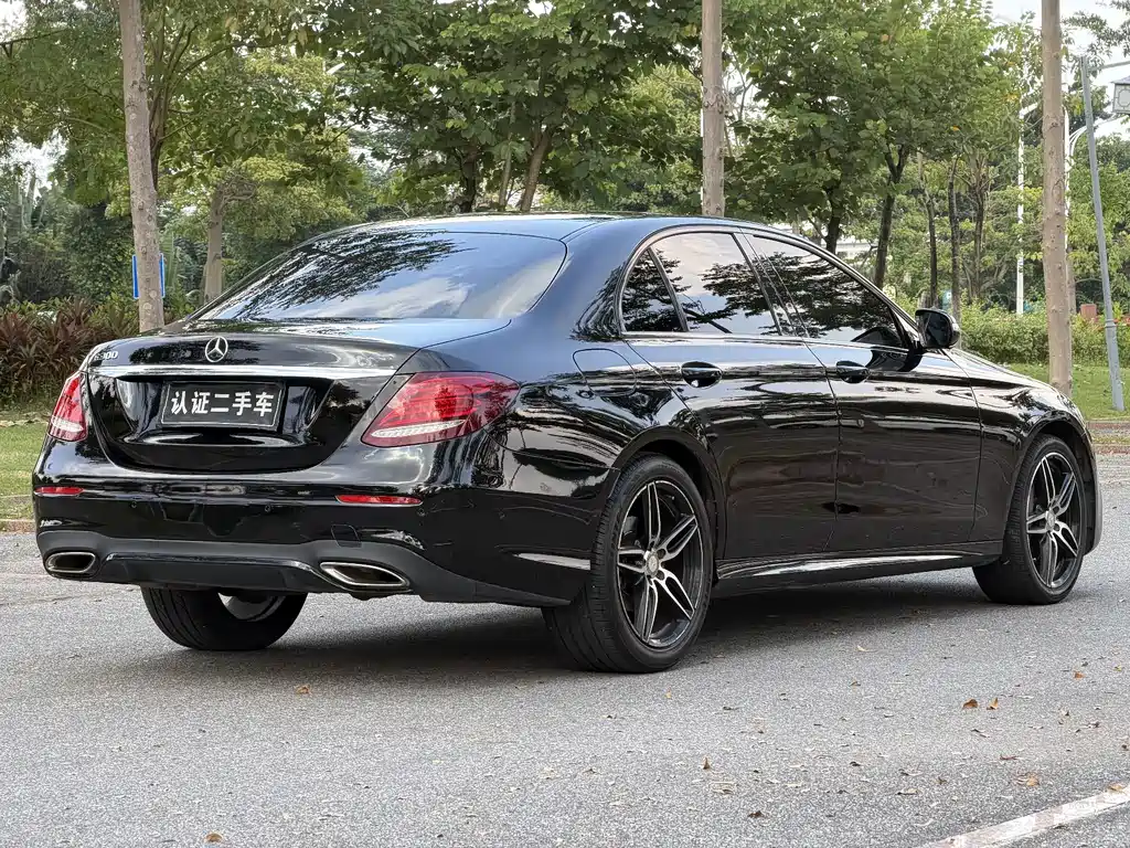 Mercedes-Benz E-Class — миниатюра 7