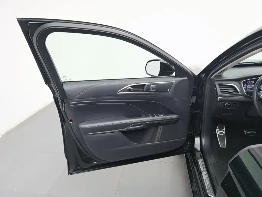 Ford Taurus — миниатюра 8