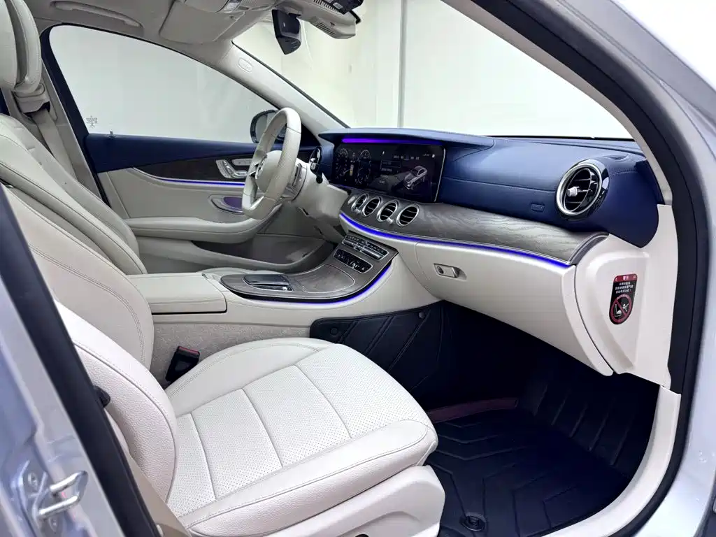 Mercedes-Benz E-Class — миниатюра 11