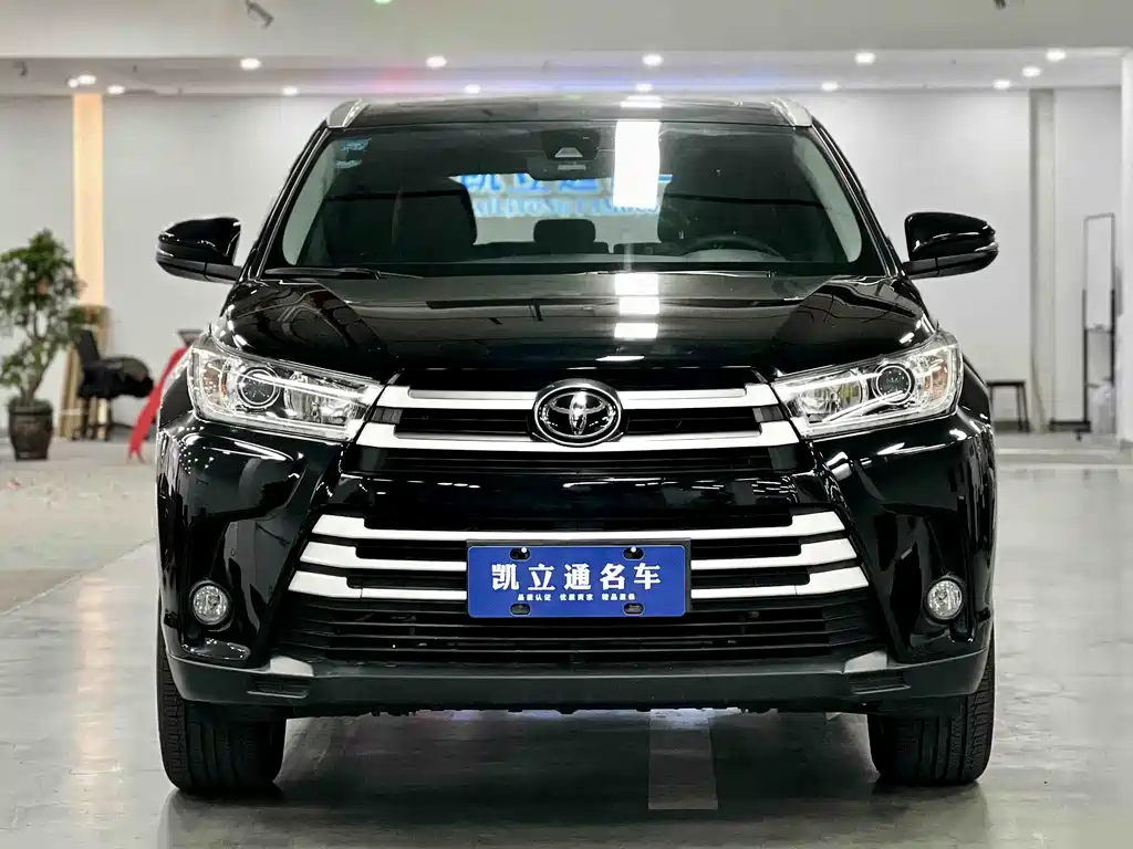 TOYOTA HIGHLANDER