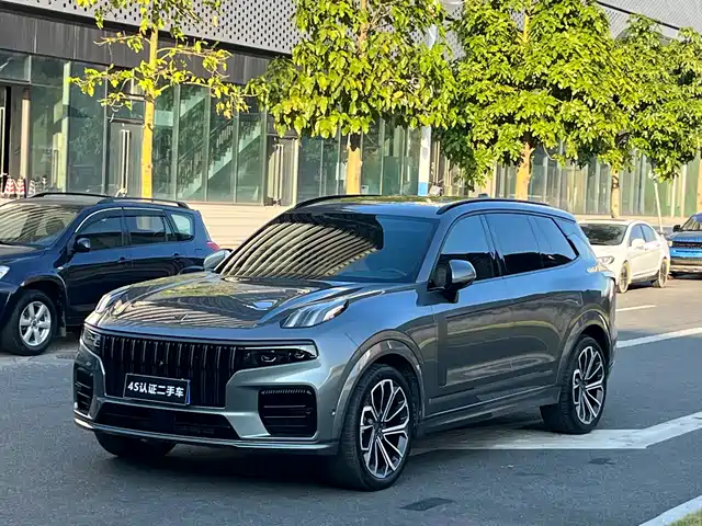 Lynk & Co 09