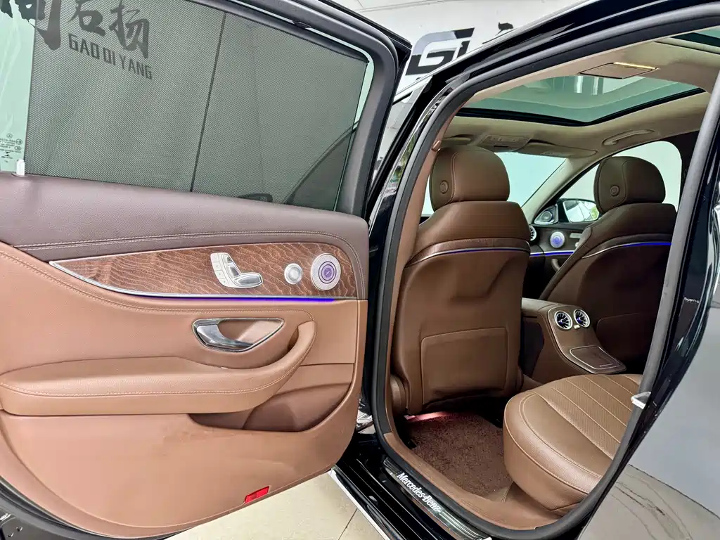 Mercedes-Benz E-Class — миниатюра 10
