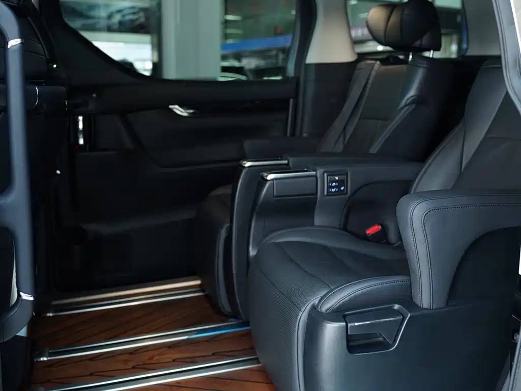 Toyota Vellfire 2021 2.5L HV Luxury