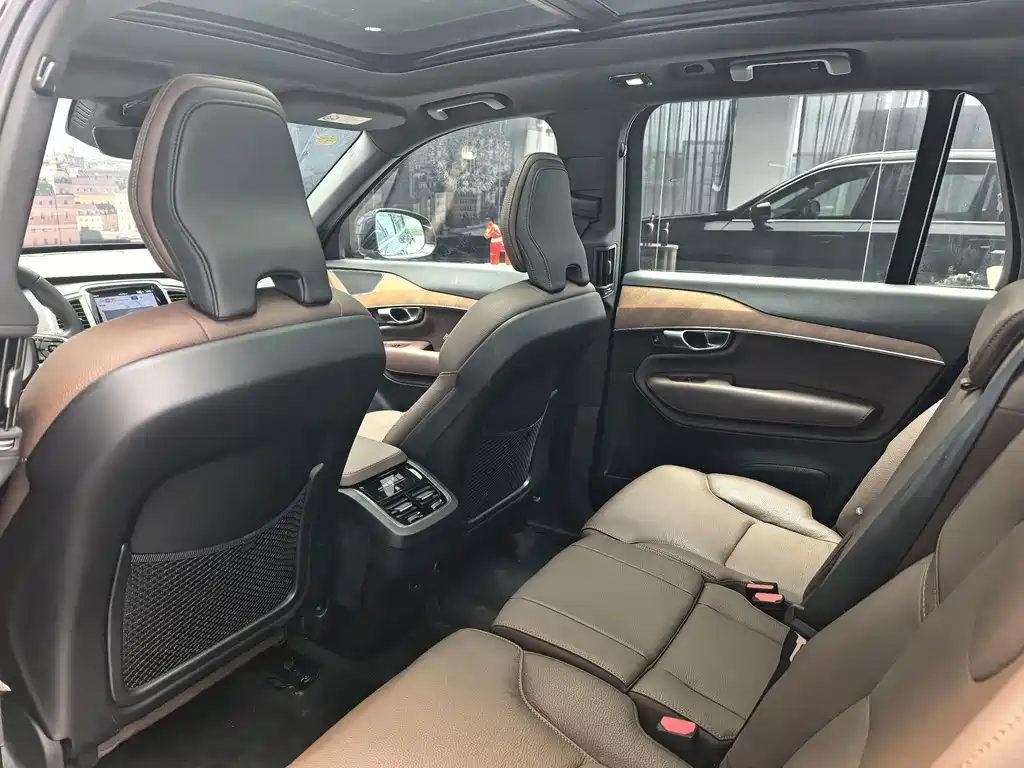 Volvo XC90 — миниатюра 7