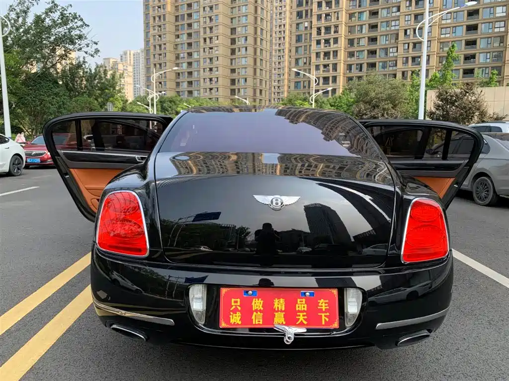 Bentley Flying Spur 2010 6.0T мест