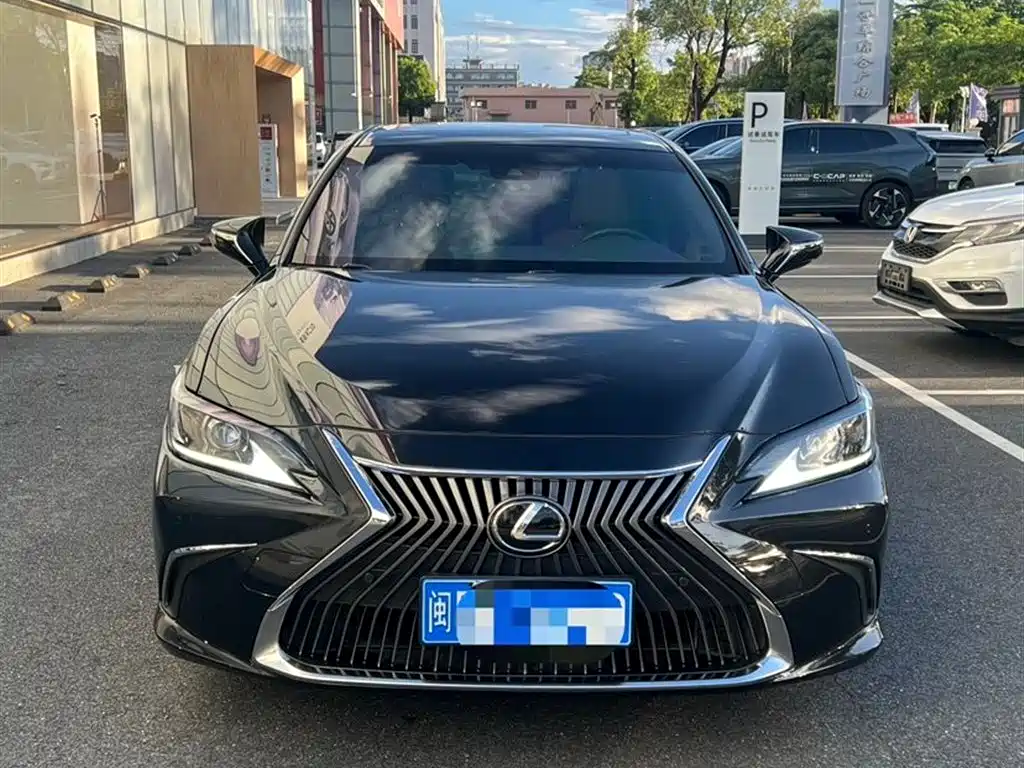 Lexus ES 2018 200 V