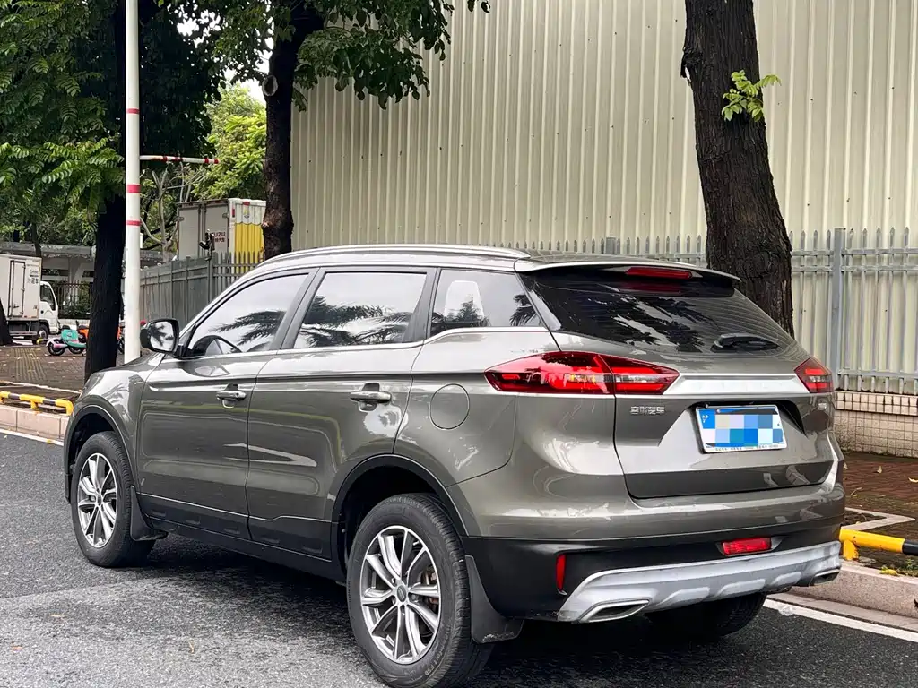 Geely Boyue — миниатюра 4
