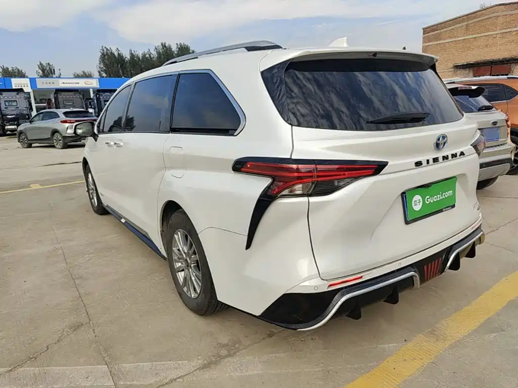 Toyota Sienna — миниатюра 5