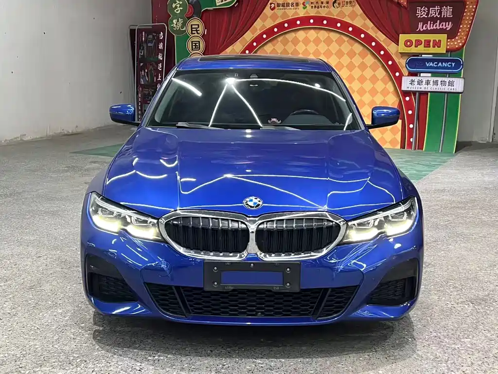 BMW 3 SERIES