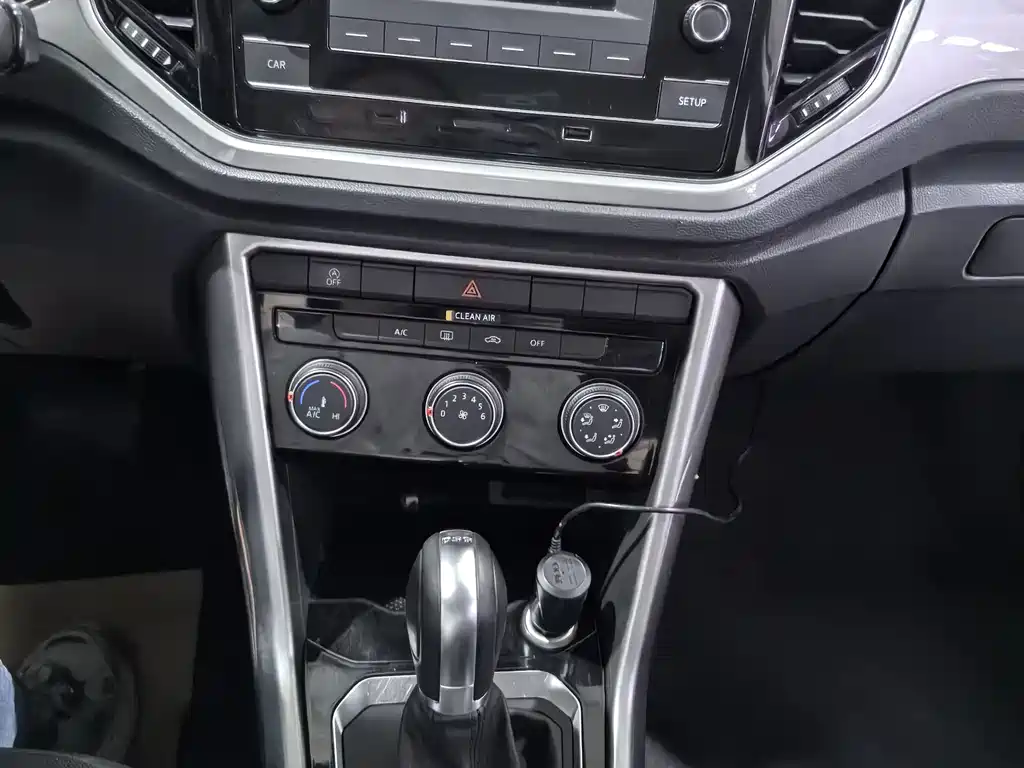 Volkswagen T-Roc — миниатюра 10