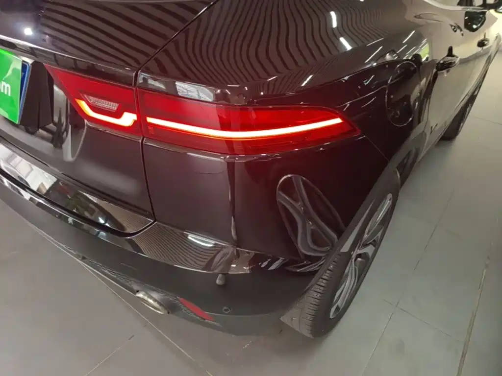 Jaguar E-PACE — миниатюра 8