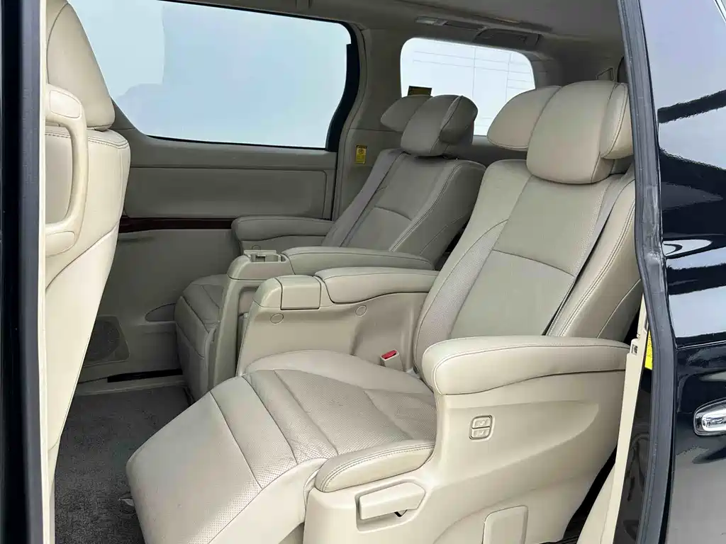Toyota Alphard 2011 3.5L Luxury