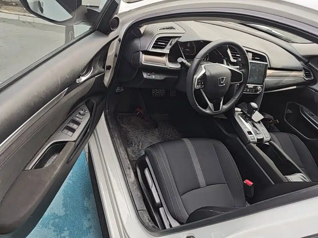 Honda Civic — миниатюра 16