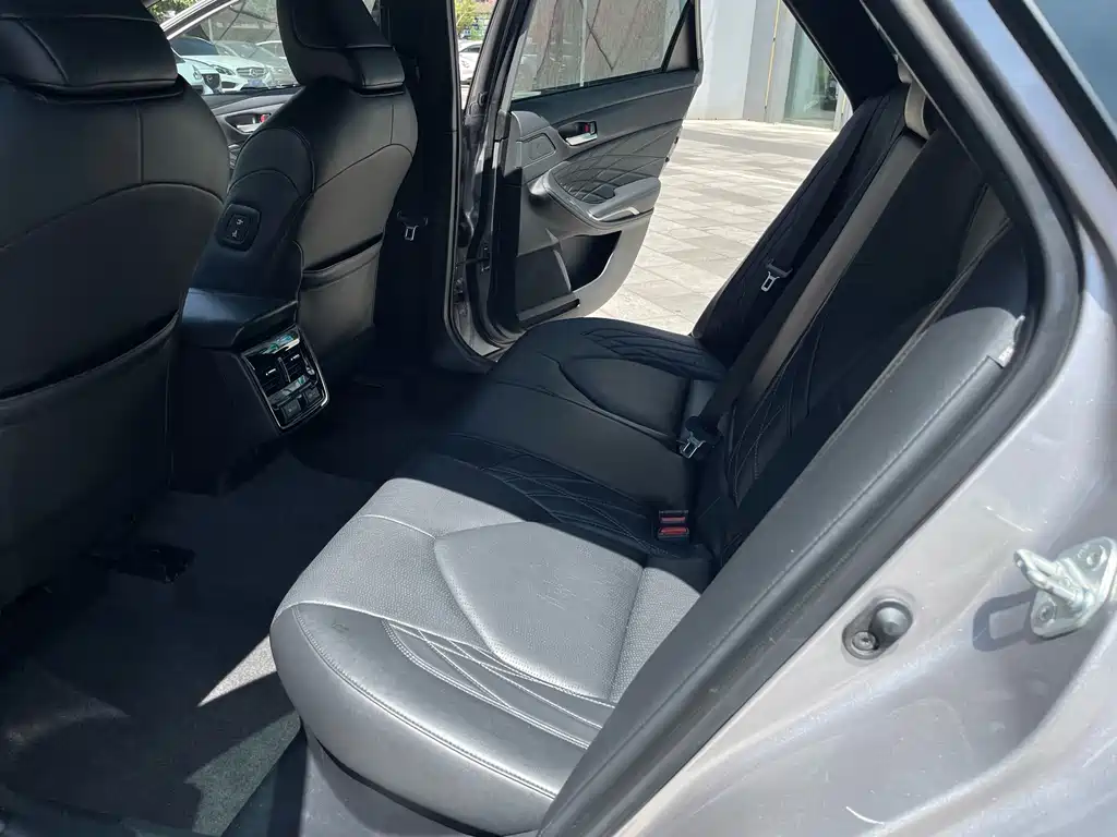 Toyota Avalon — миниатюра 11
