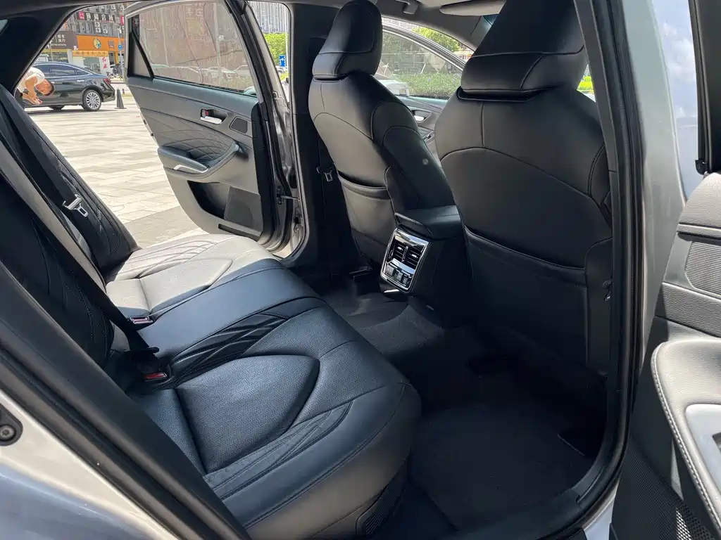 Toyota Avalon — миниатюра 12