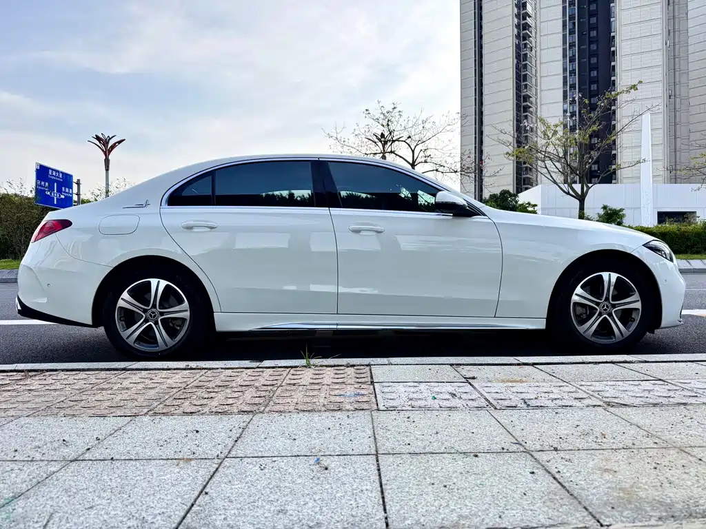 Mercedes-Benz C-Class — миниатюра 5