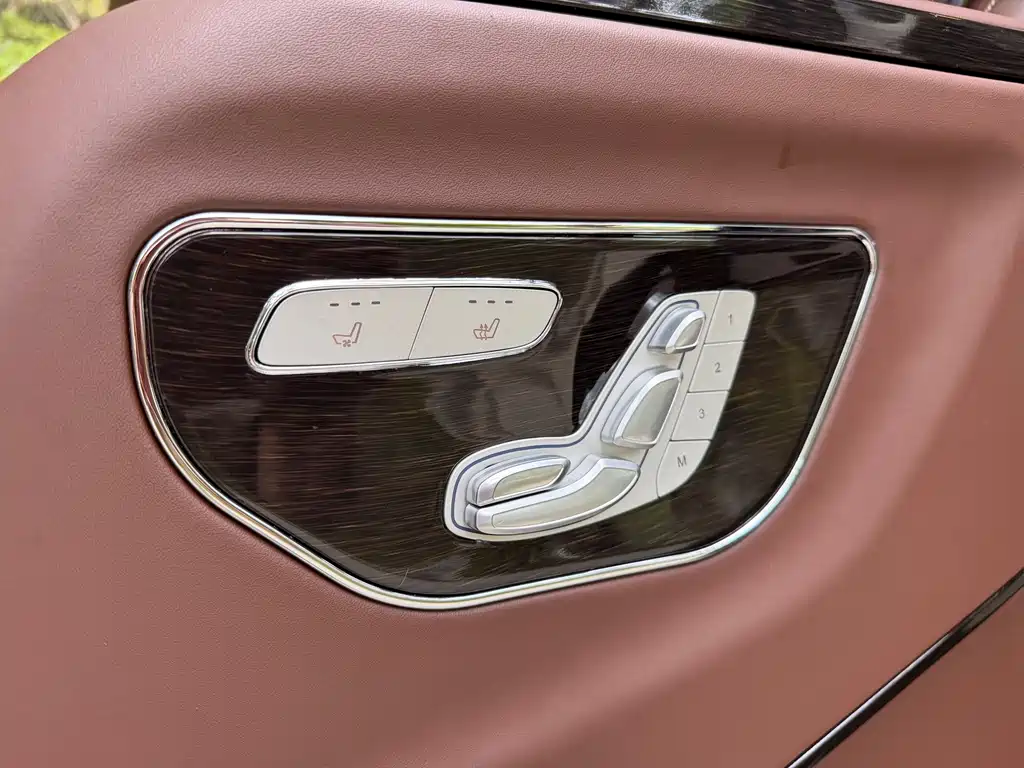 Mercedes-Benz V-Class — миниатюра 12