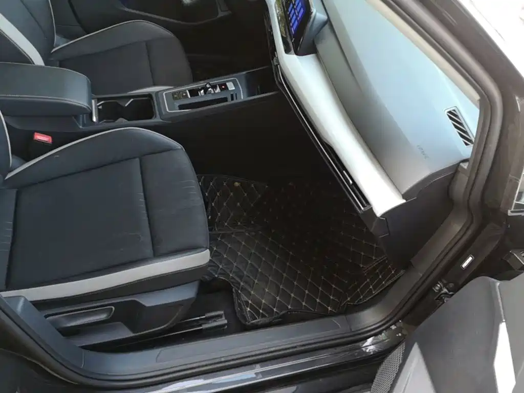 Volkswagen Golf — миниатюра 25