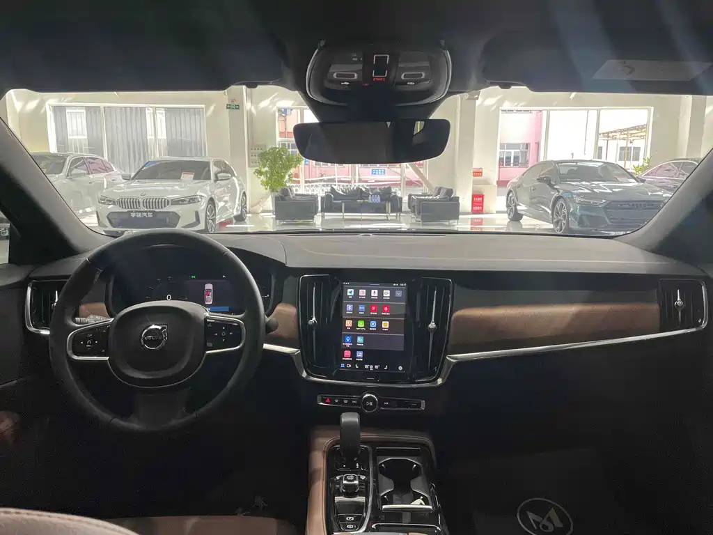 VOLVO S90 PLUG IN HYBRID