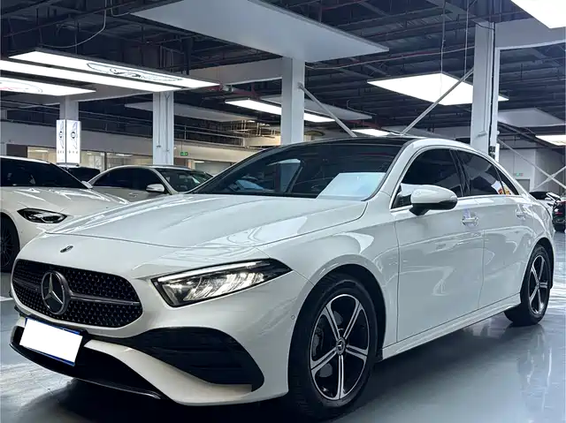 MERCEDES-BENZ  A CLASS 2023