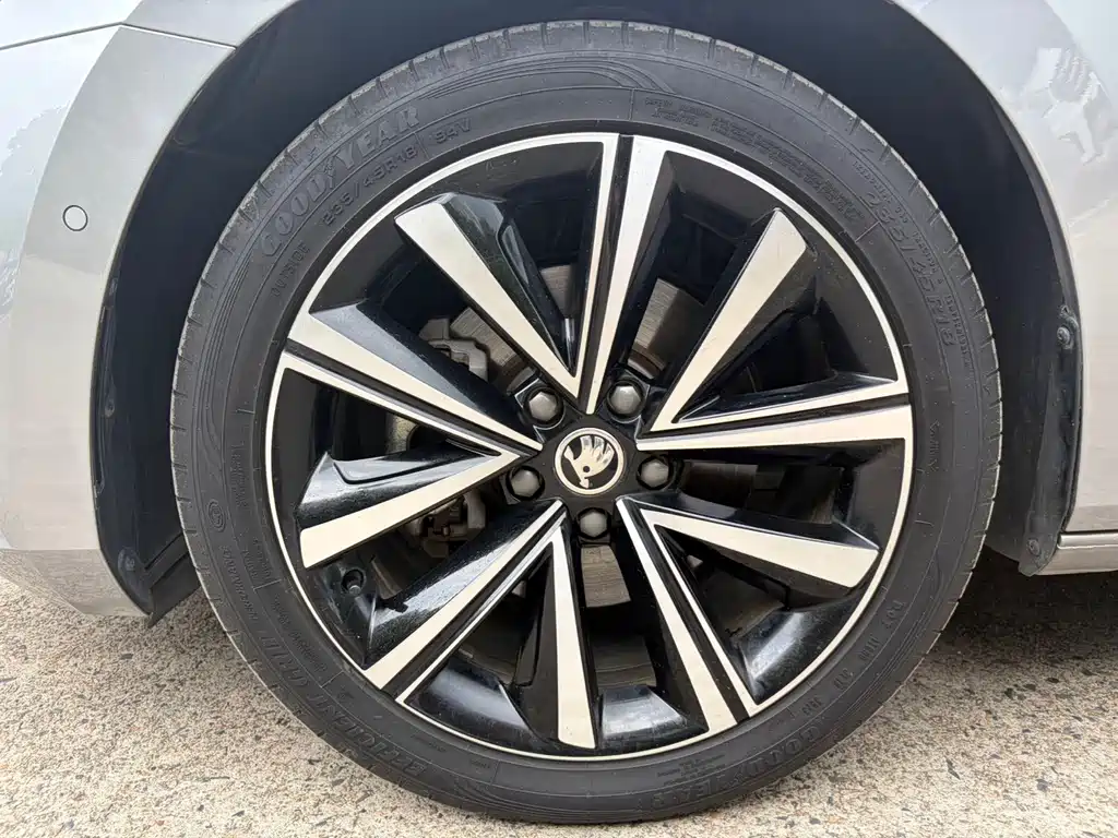 Skoda Superb — миниатюра 23