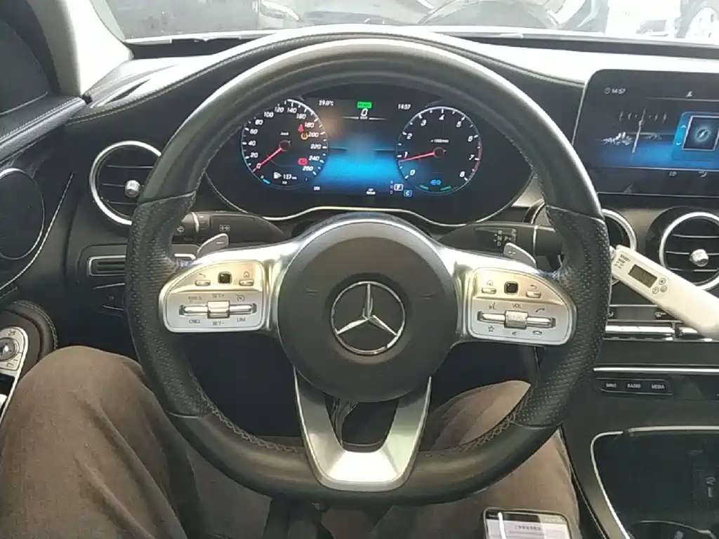 Mercedes-Benz C-Class — миниатюра 11